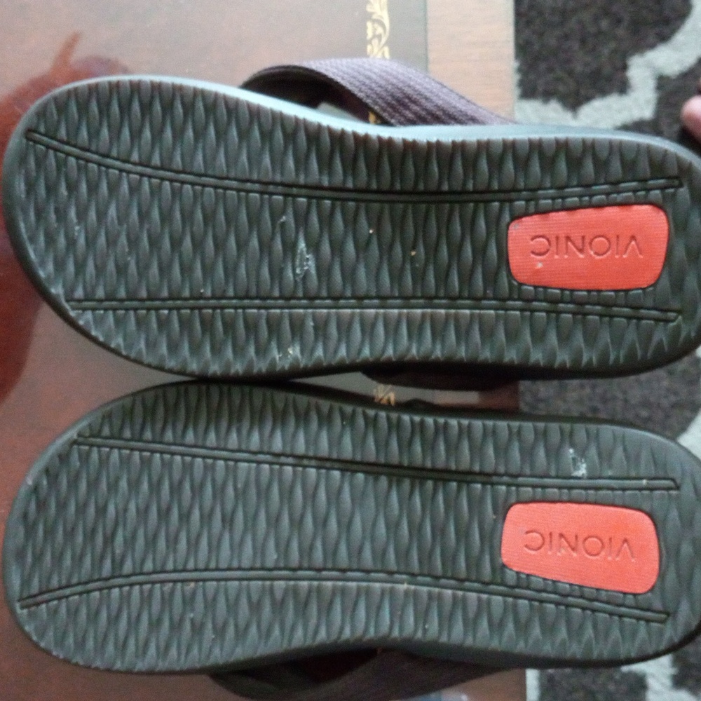 Sandles by Vionic orthopedic type. - Picture 4 of 6